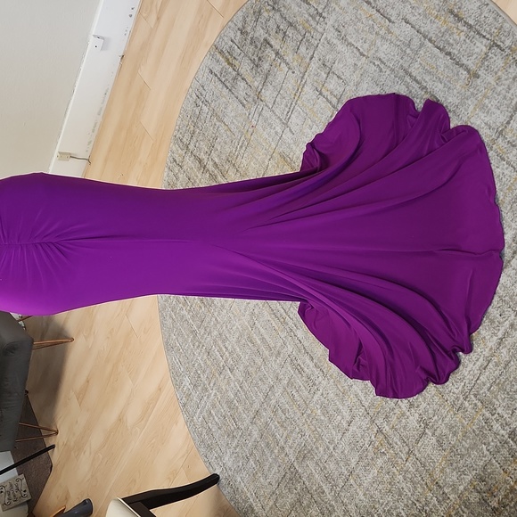 NWT Size 4 raspberry tone prom/pageant/evening gown by Faviana - Picture 10 of 11